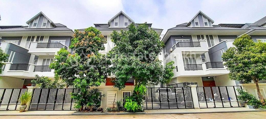 Вилла с двумя спальнями Для Продажи in Phnom Penh Thmey, Sen Sok, Phnom Penh