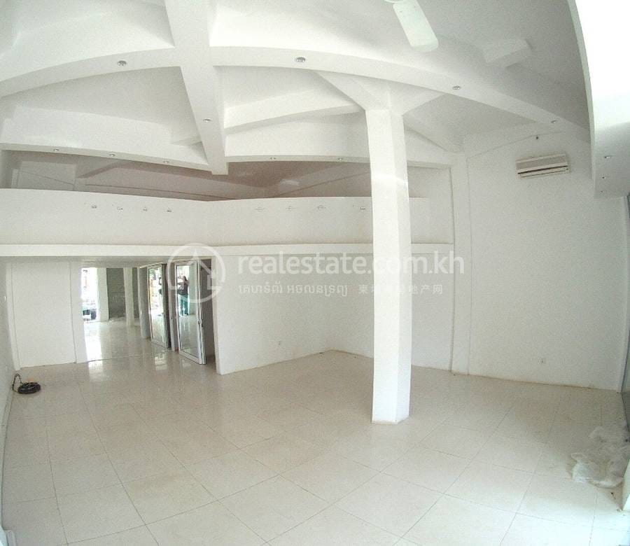 Royal Palace House and lot For Rent in Royal Palace