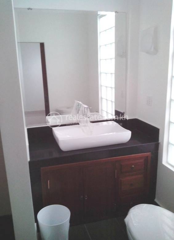Apartment For Rent in Royal Palace, Phnom Penh
