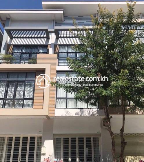 Flat House Na prodej in Chbar Ampov $170,000
