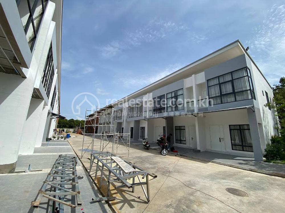 Icon Park Prek Eng | 69 sqm Living Size Borey Na prodej in Chbar Ampov