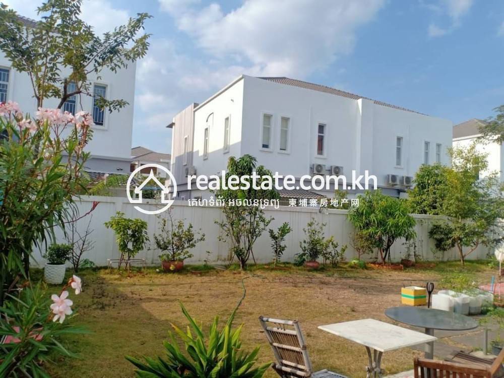 Villa For Rent in Russey Keo $1,800