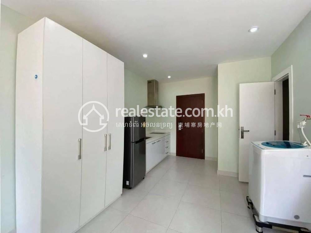 Apartment For Rent in Tonle Bassac, Chamkarmon, Phnom Penh
