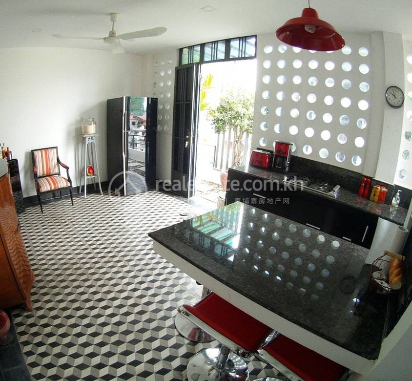 Apartment For Sale in Wat Phnom, Phnom Penh