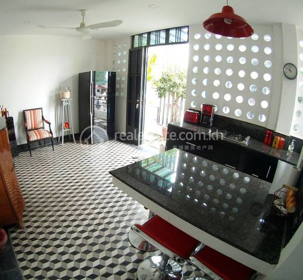 Apartment For Sale in Wat Phnom, Phnom Penh