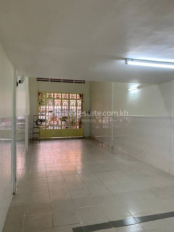 Flat House K pronájmu in Sen Sok $1,000
