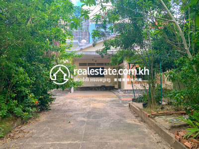 residential Villa for rent ใน Tonle Bassac รหัส 140507