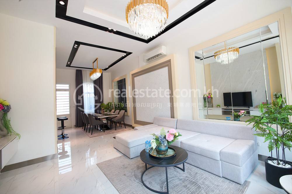 Borey Chomroeun Wattanak | Flat House Na prodej in Chaom Chau, Por Sen Chey, Phnom Penh