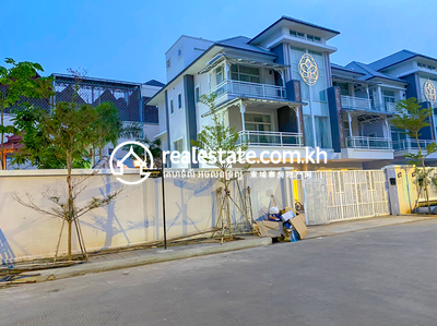 residential Villa for sale in Tuek Thla ID 140875