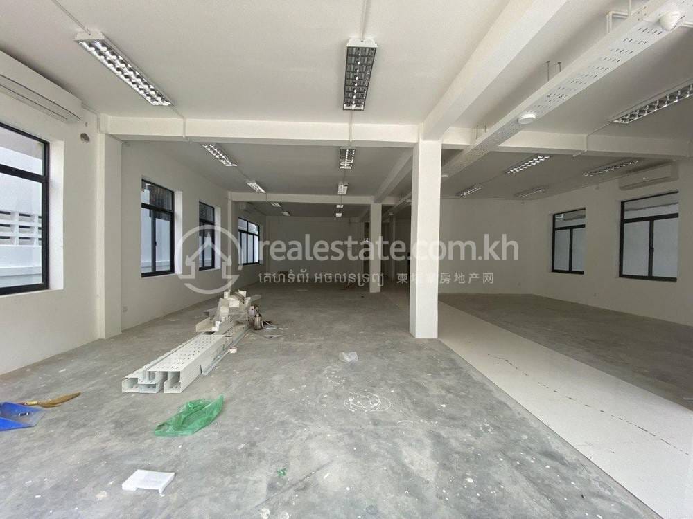 Chamkarmon建筑出租，价格$8,000