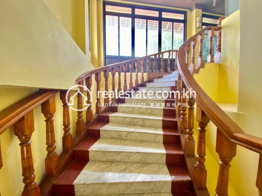 Chamkarmon Building For Rent in Chamkarmon
