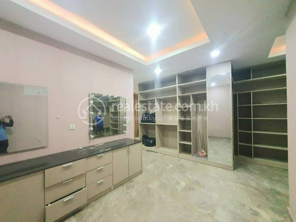 别墅For Sale & Rent，位于Concrete Road, National Road 2 New Concrete Road, National Road 2 New, 长夏上社分区, 棉芷区, 金边