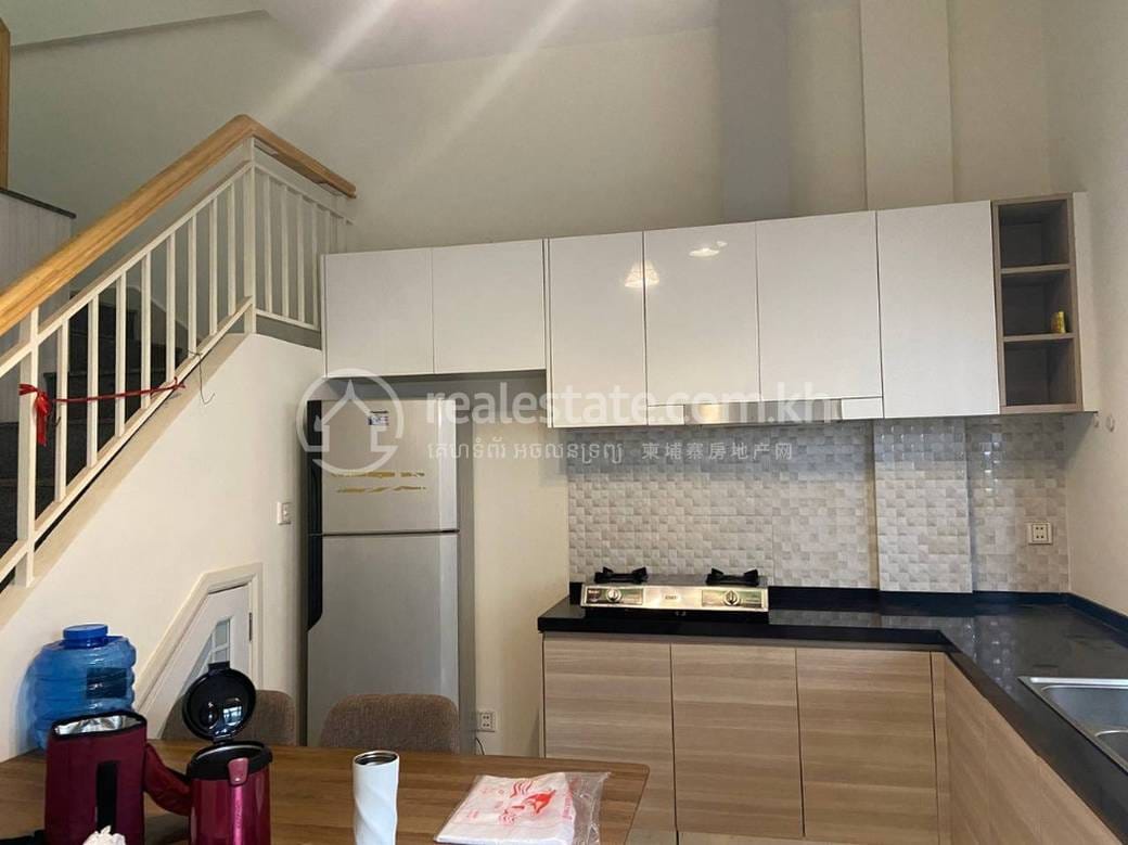 165 sqm Living Size Shophouse K pronájmu in Chbar Ampov
