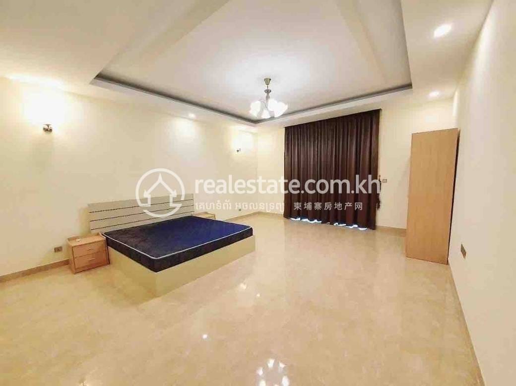 House and lot K pronájmu in Chamkarmon $1,800