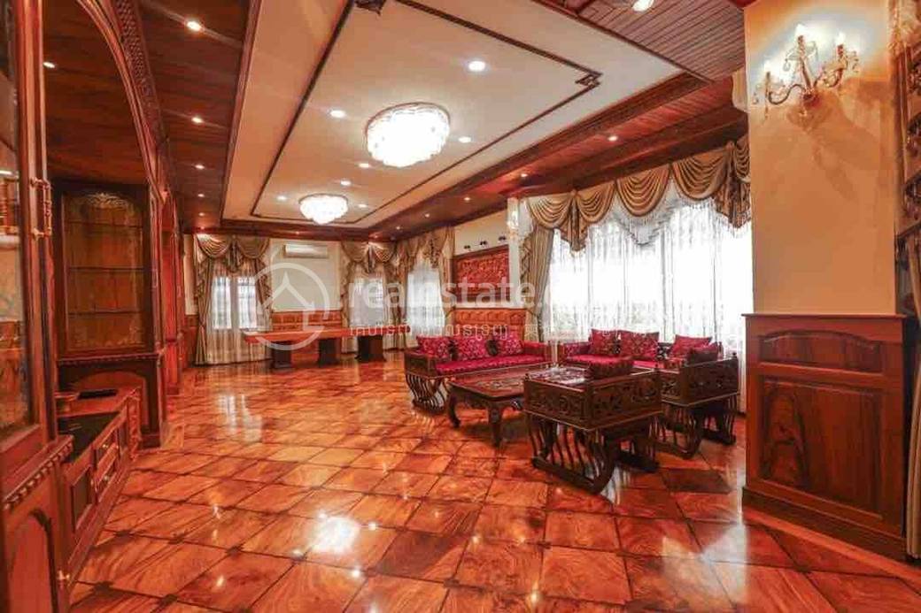 Chamkarmon别墅出租，价格$8,000