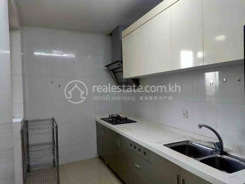 Chamkarmon Condo For Rent in Chamkarmon