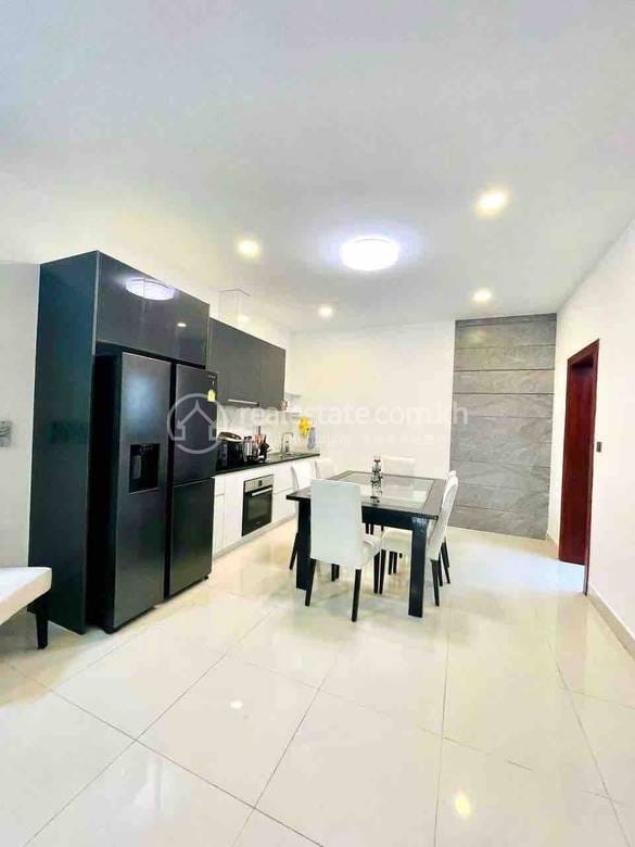 $4,000 Villa