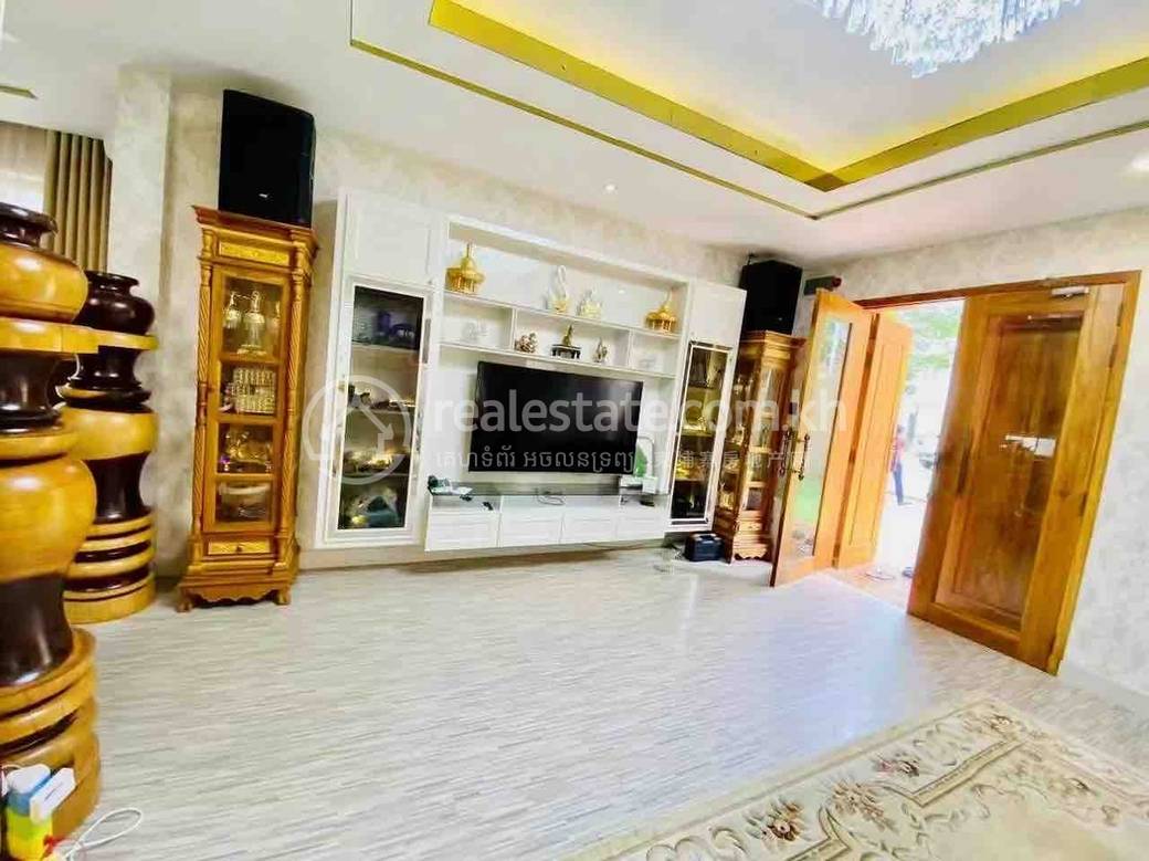 $6,000 Vila