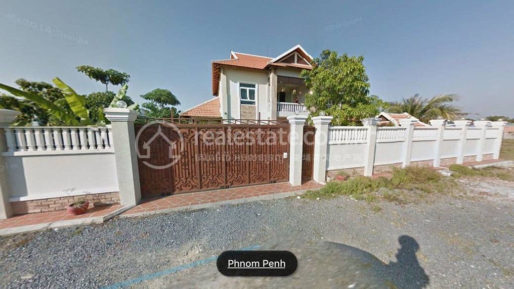 Villa For Rent in Chbar Ampov $1,800