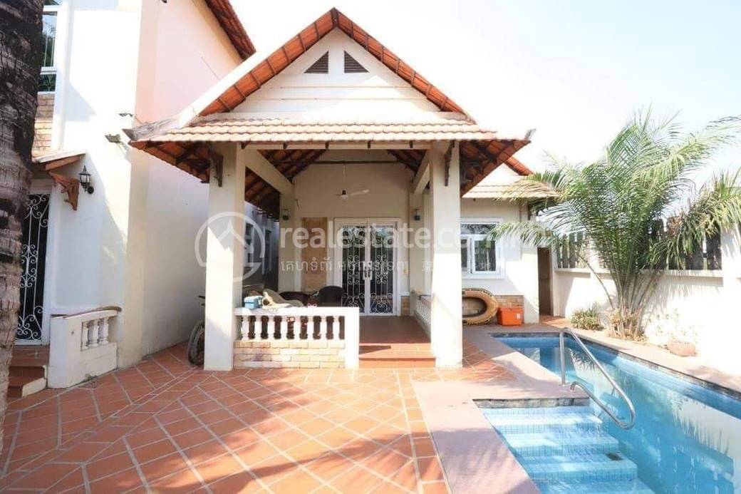 8 Bedrooms Villa For Rent for $1,800