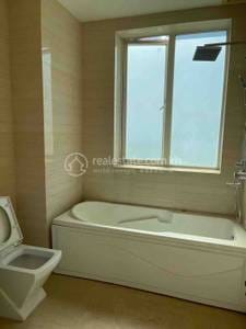 Chamkarmon公寓出售，位于Tonle BassacChamkarmon，价格$350,000