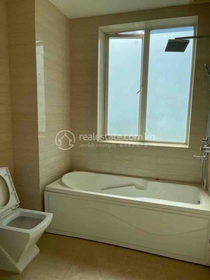 Chamkarmon公寓出售，位于Tonle BassacChamkarmon，价格$350,000