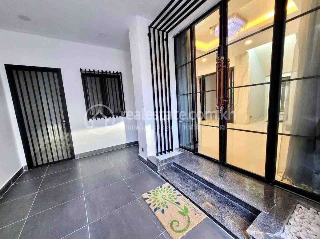 Tonle Bassac Villa For Rent in Tonle Bassac
