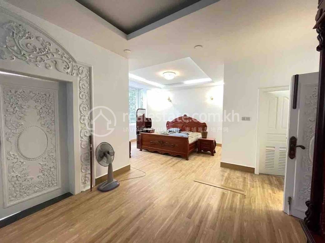 $2,500 Villa
