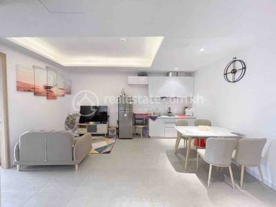 $900 Condo
