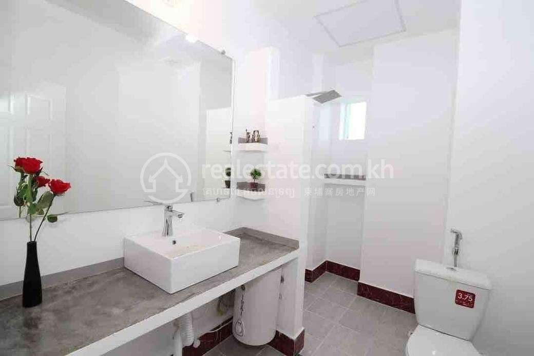 Chamkarmon Апартаменты с Обслуживанием Для Аренды in Tonle Bassac Chamkarmon $900