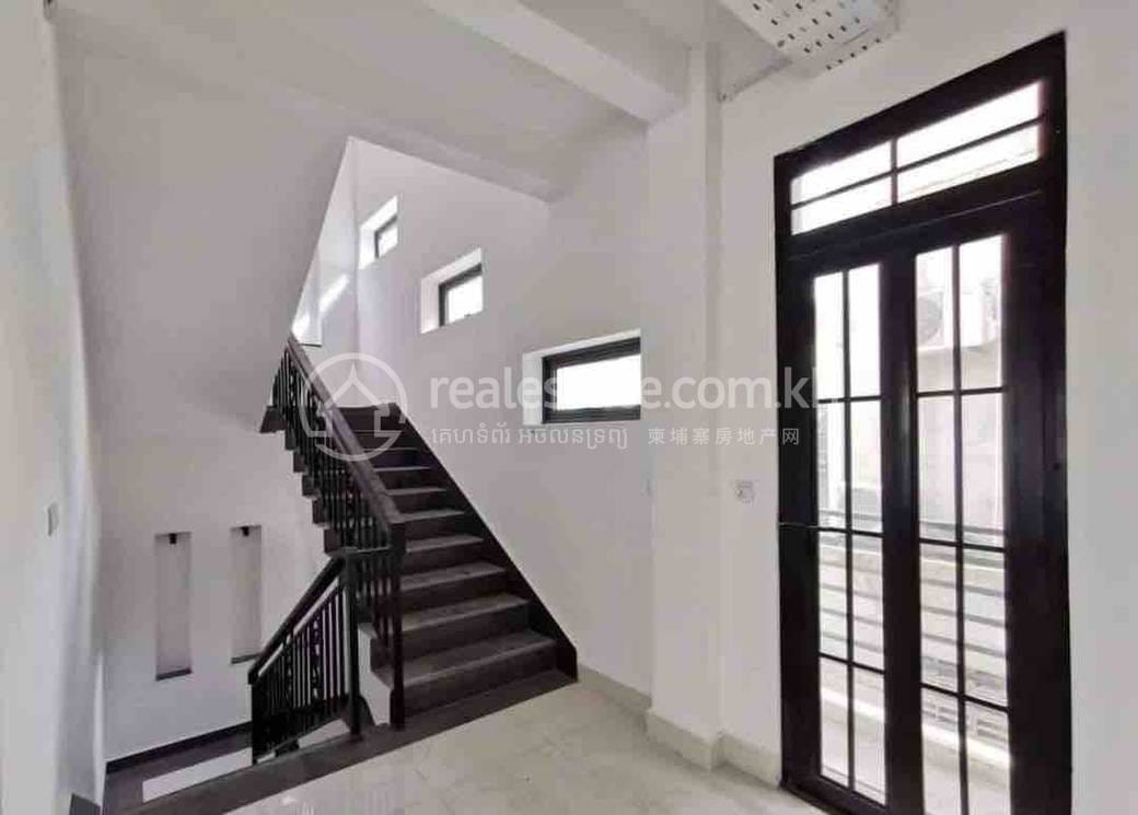 Chamkarmon建筑出租，位于Toul Tum Poung 1Chamkarmon，价格$6,000