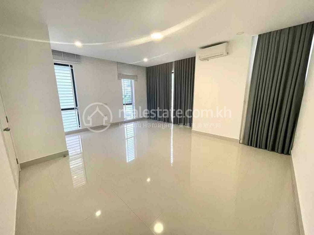 Chbar Ampov I, Chbar Ampov에 있는 Chbar Ampov 별장 임대 $1,600