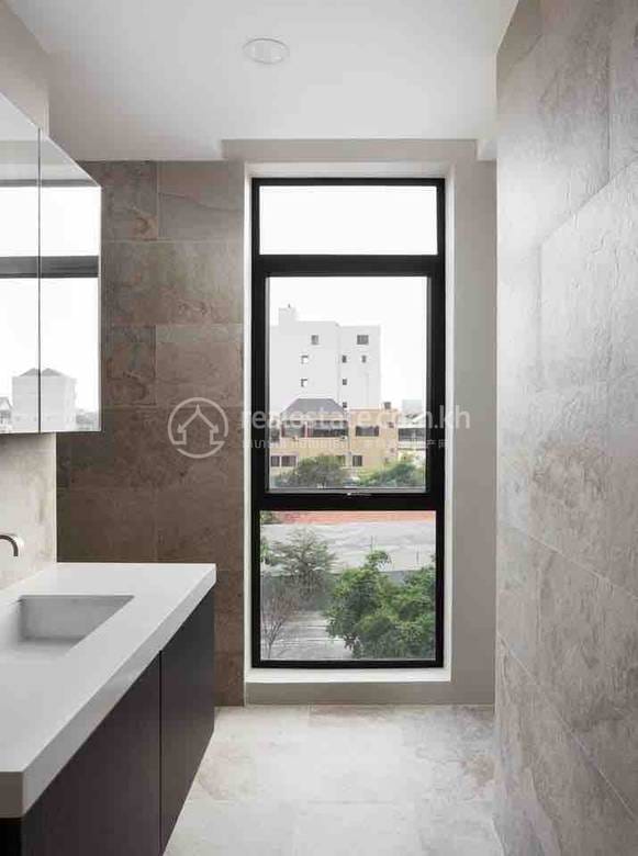 Chamkarmon Апартаменты с Обслуживанием Для Аренды in Tonle Bassac Chamkarmon $2,600