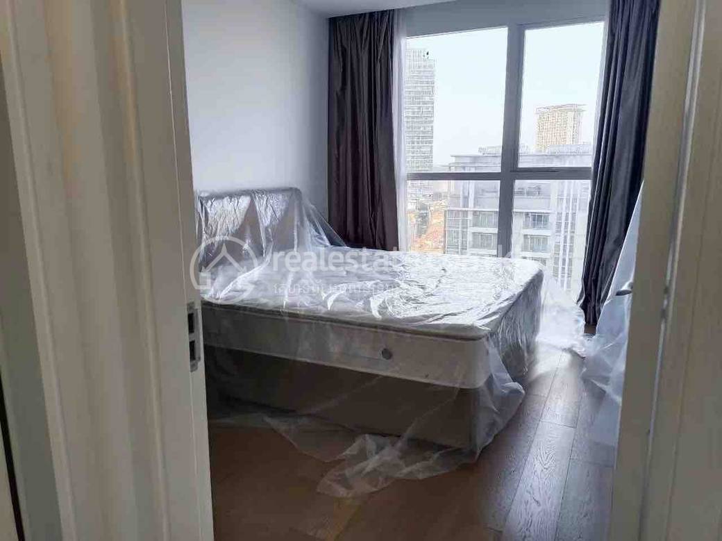 $900 Condo