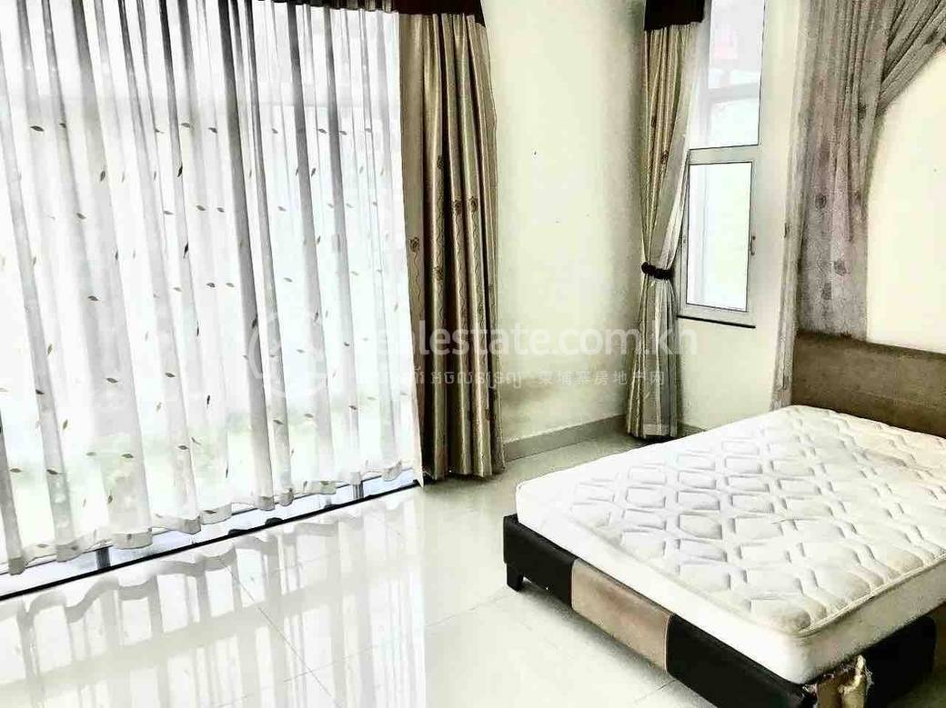 Chamkarmon别墅出租，位于Tonle BassacChamkarmon，价格$4,000