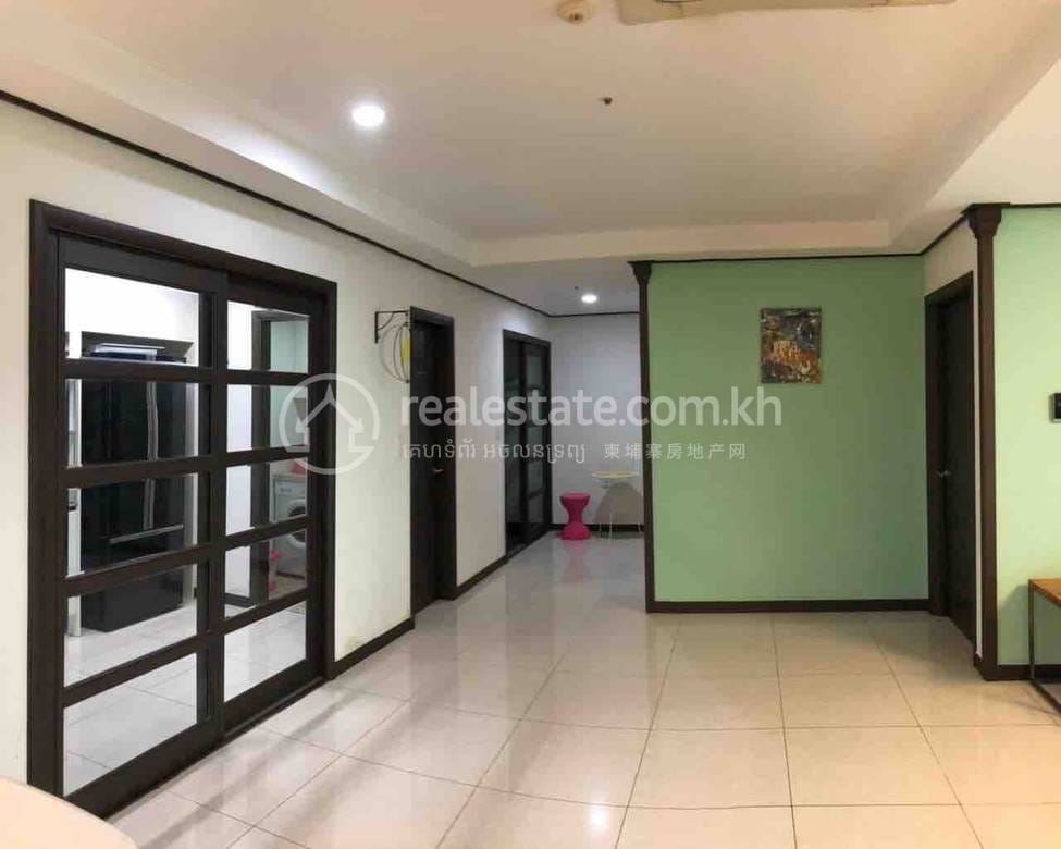 Apartment For Rent with 1 Parking Space