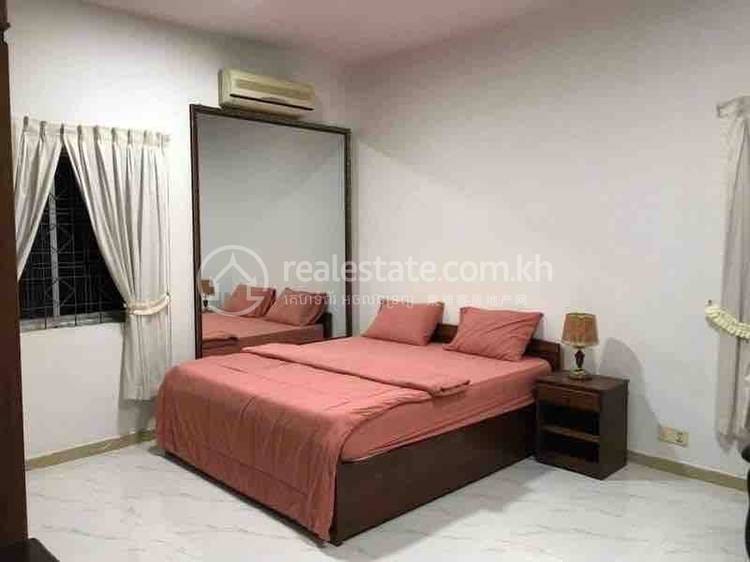 Flat For Rent in Tonle Bassac, Chamkarmon, Phnom Penh