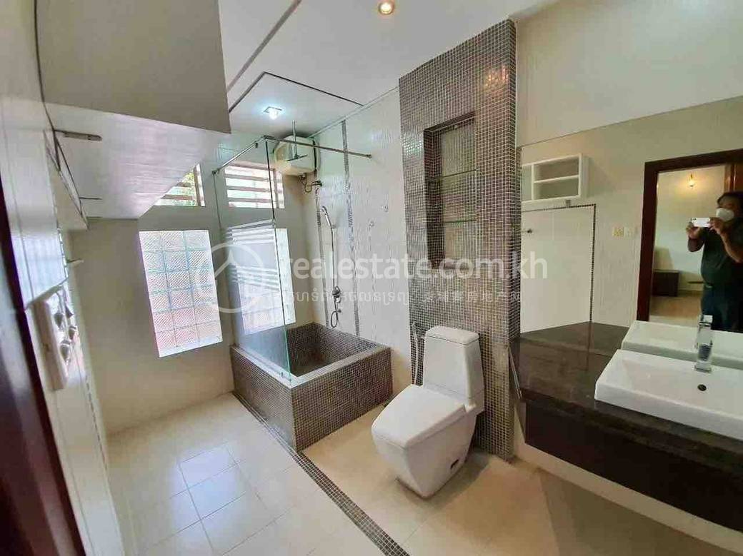 Chamkarmon Villa For Rent in Tonle Bassac Chamkarmon $2,500