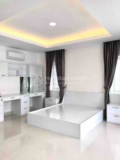BKK 1, Boeng Keng Kang에 있는 Boeng Keng Kang 쌍둥이 별장 임대 $1,450