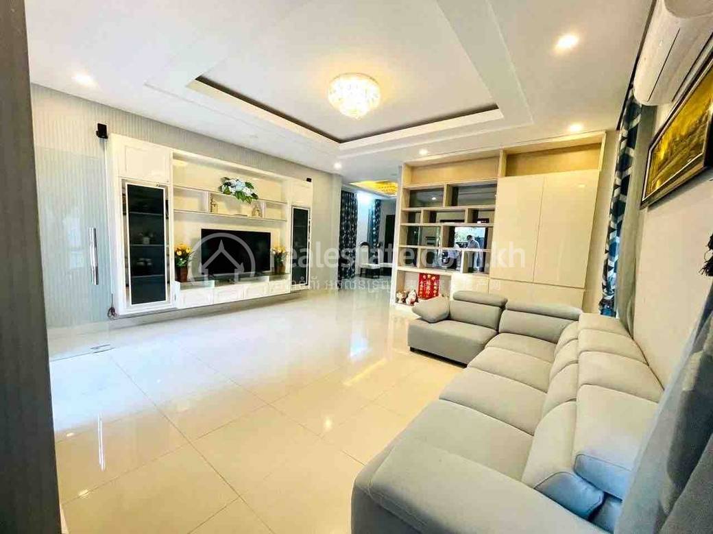 Chamkarmon Villa For Rent in Tonle Bassac Chamkarmon $4,000