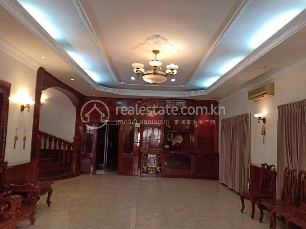 វីឡា សំរាប់ជួល មានកន្លែងចតរថយន្ត 2