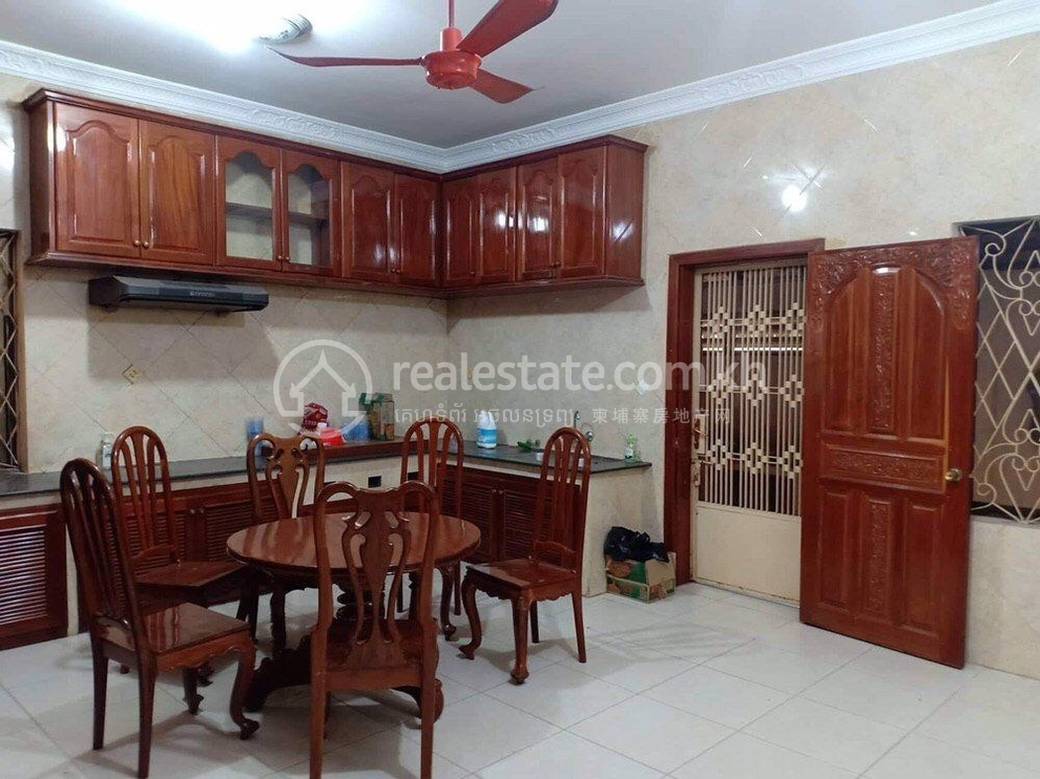 វីឡា សំរាប់ជួល នៅ, ចតុមុខ, ដូនពេញ, ភ្នំពេញ