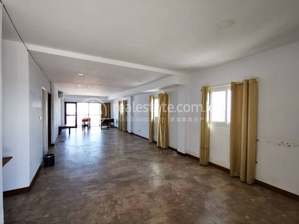 Apartment For Rent in Wat Phnom, Daun Penh, Phnom Penh
