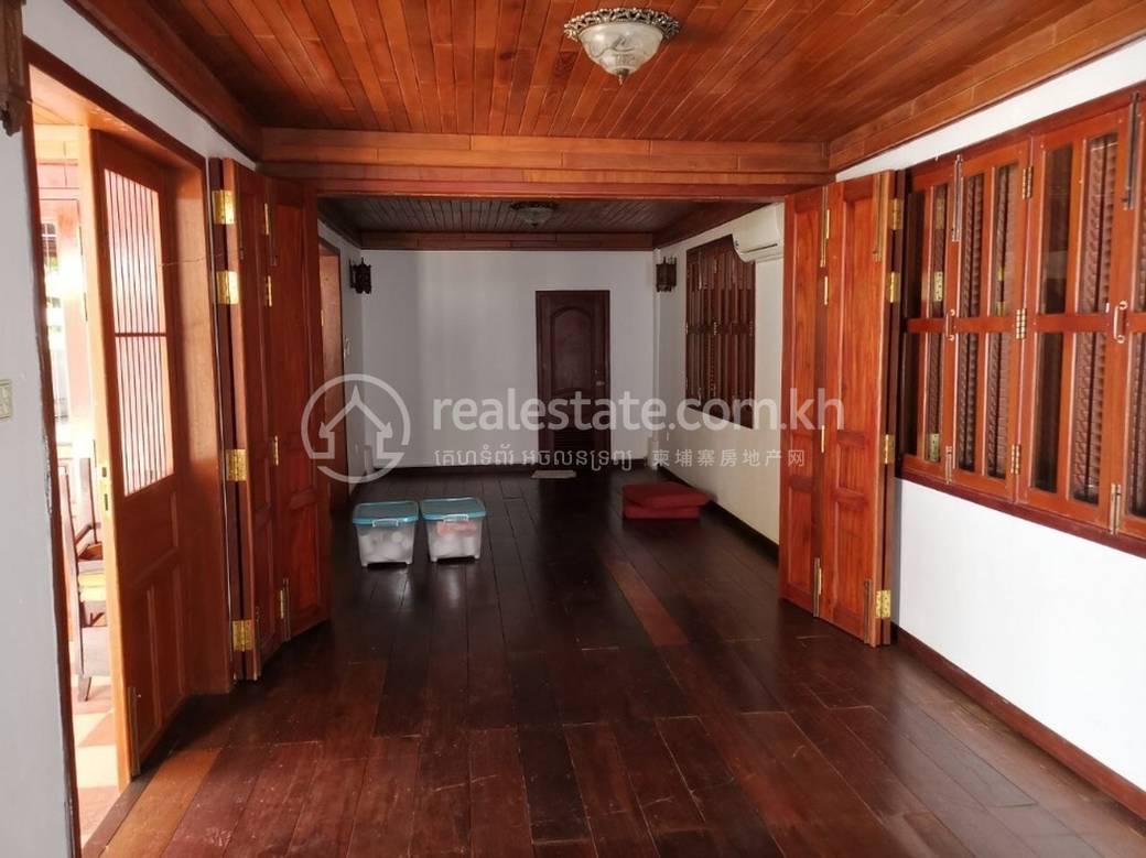 Villa À louer à Boeung Kak 1, Toul Kork, Phnom Penh