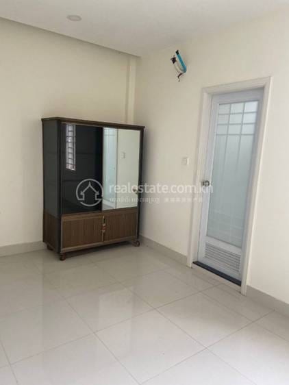 Chbar AmpovCommercialShophouse出租，位于Chbar Ampov