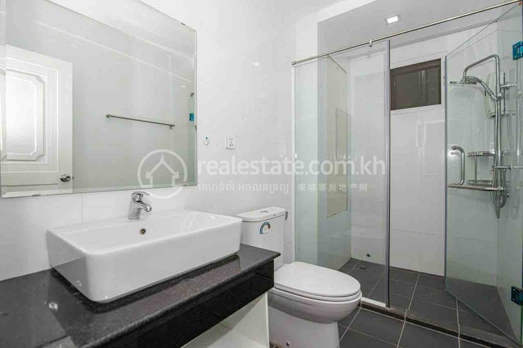 Chamkarmon Апартаменты с Обслуживанием Для Аренды in Tonle Bassac Chamkarmon $810