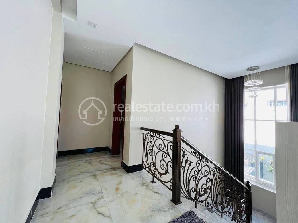 Chamkarmon别墅出租，价格$4,000
