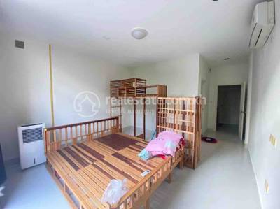 Nirouth, Chbar Ampov, Phnom Penh