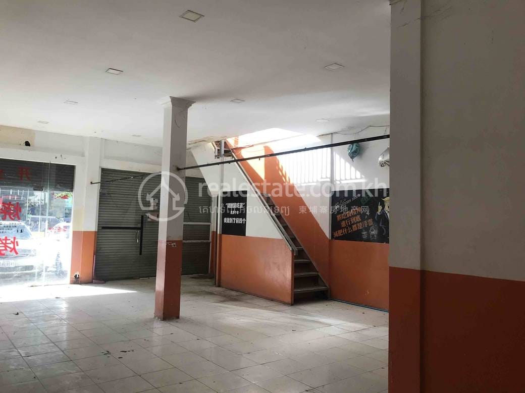 Daun Penh店屋出租，位于Daun Penh