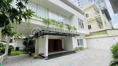 $5,500 Villa